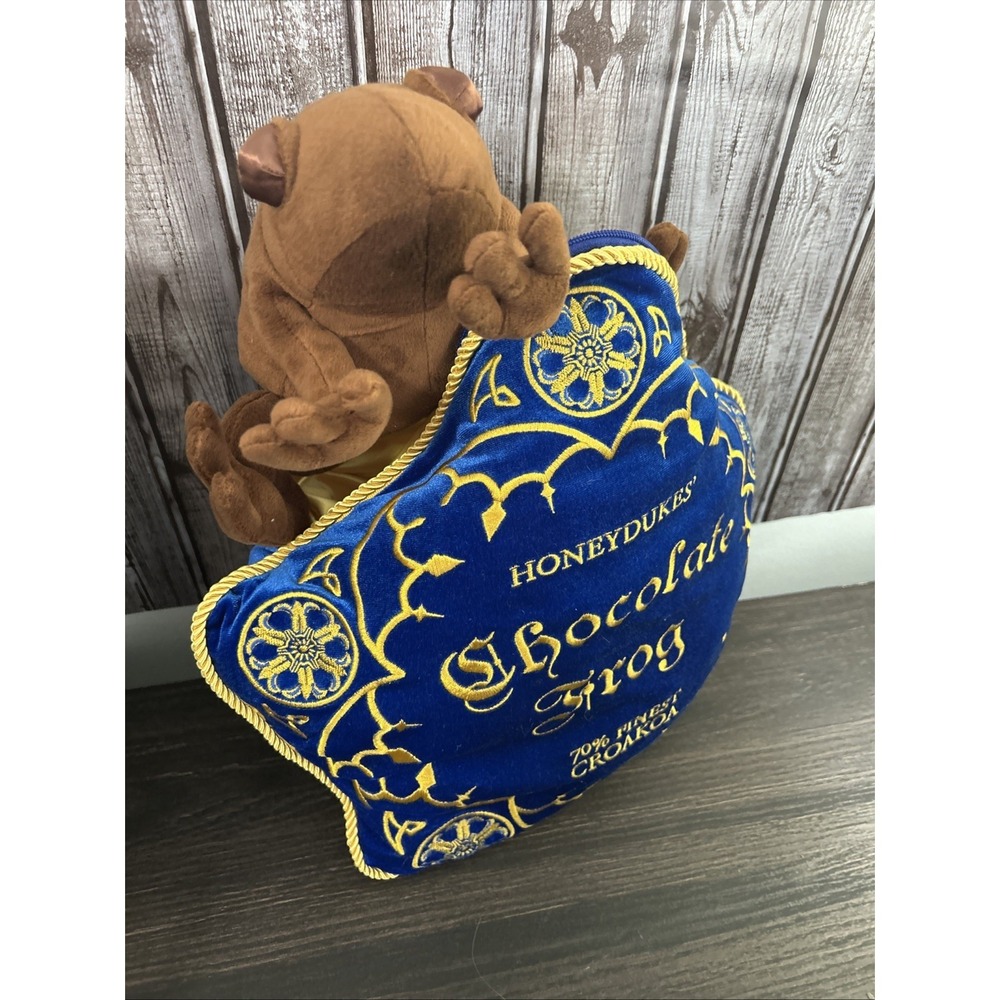 Harry Potter Honeydukes Chocolate Frog Plush Pillow Set Universal Studios Noble